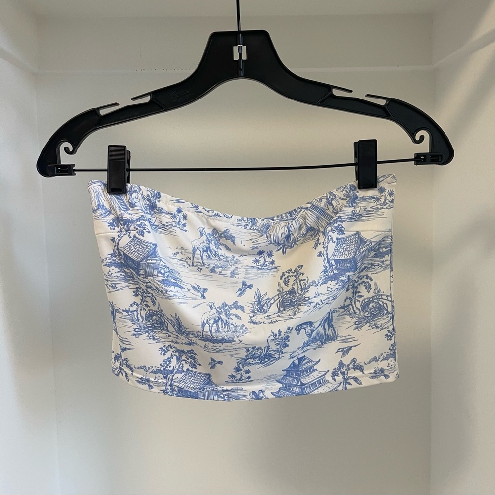 Edikted Sweet Blue and White Printed Tube Top